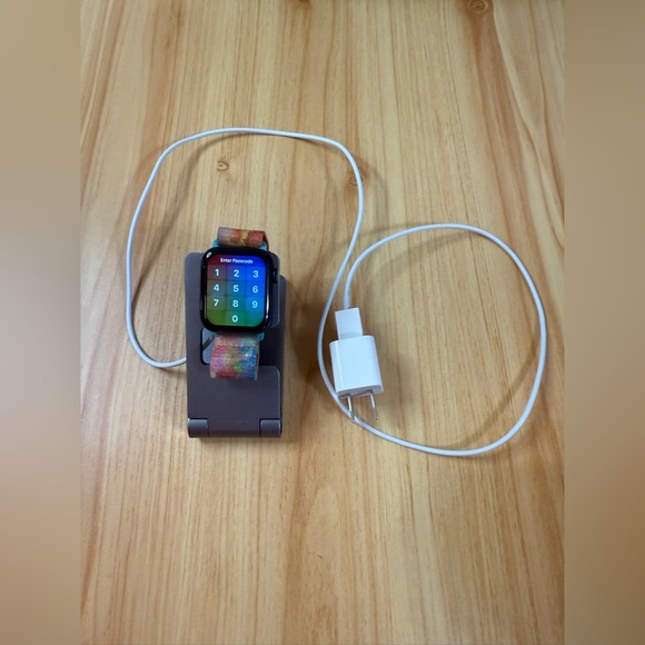 Silver Charger Watch Stand+Apple Watch Charger (Watch to USB)Fast Charging Cable - Picture 4 of 11